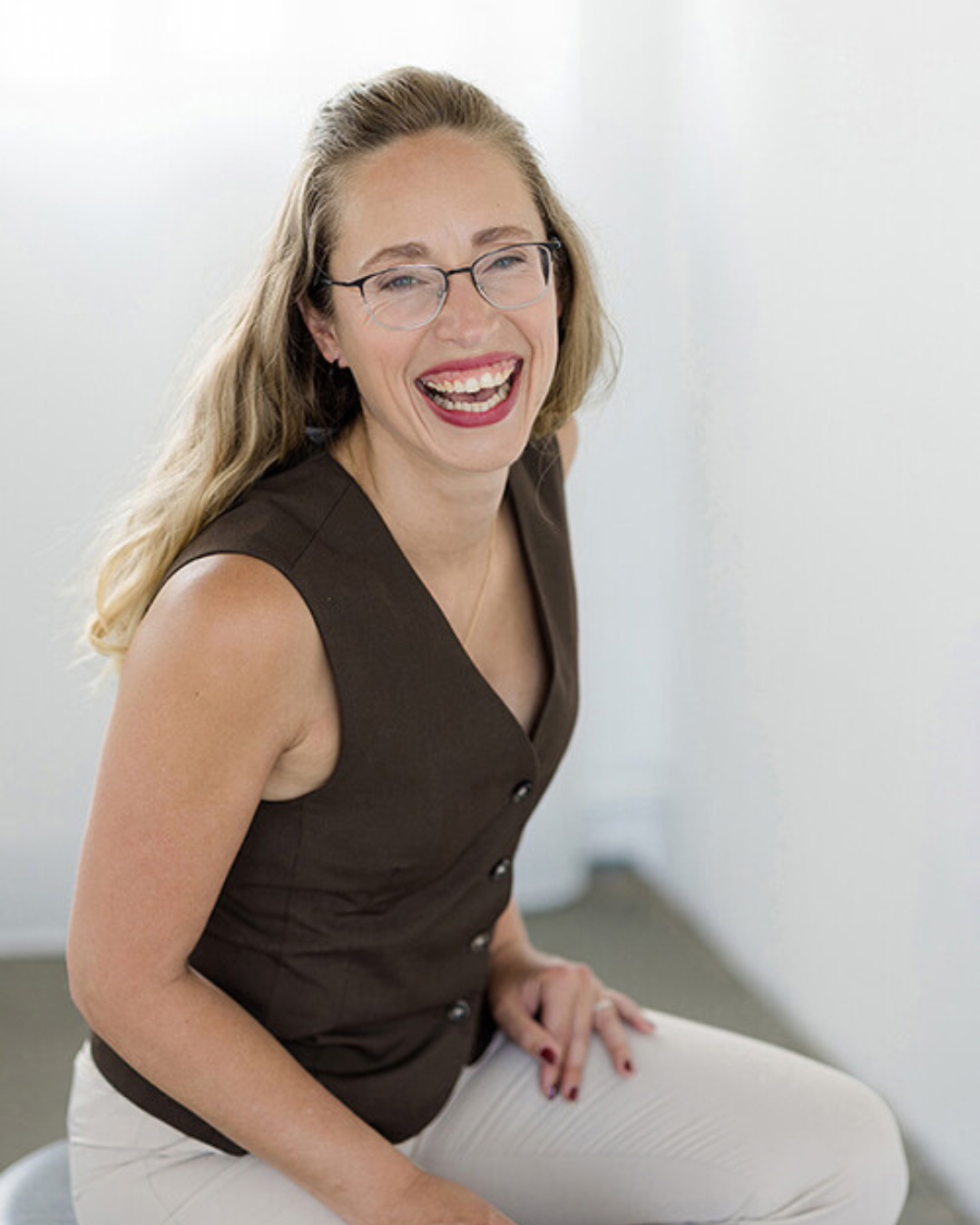 Steffi Stahl_Business Member_she leads AN Steffi Stahl lacht in die Kamera